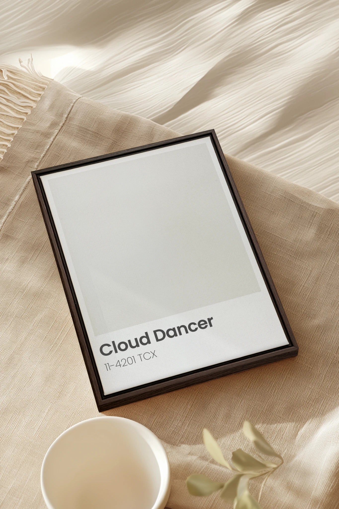 CLOUD DANCER, Oeuvre sur toile étirée, encadré Brun Noyer