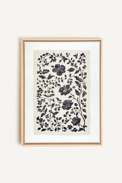 OLEKA CANVAS - FLORAL SHADOW, Oeuvre sur toile étirée, encadré Naturel Clair