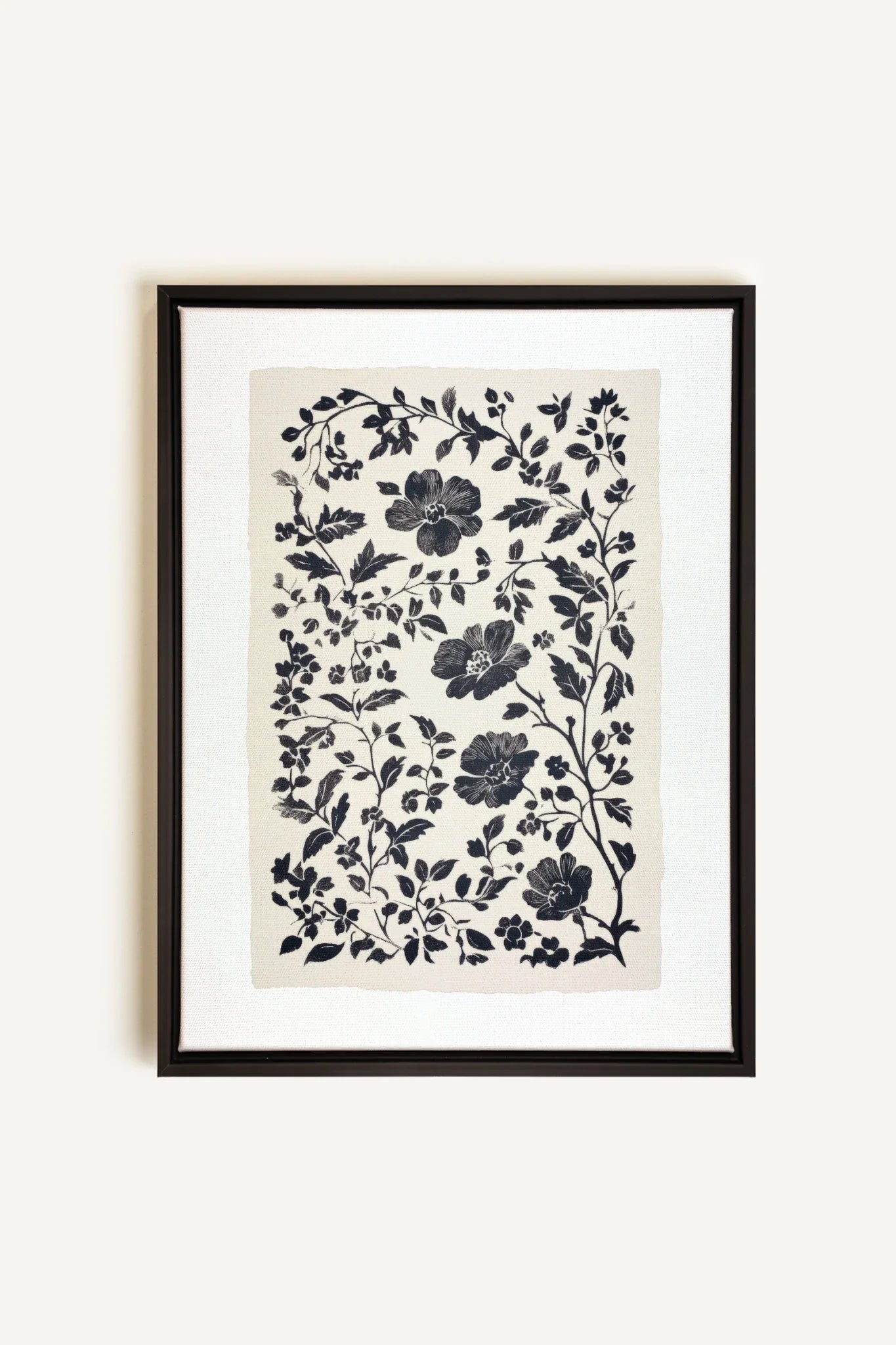 OLEKA CANVAS - FLORAL SHADOW, Oeuvre sur toile étirée, encadré Noir
