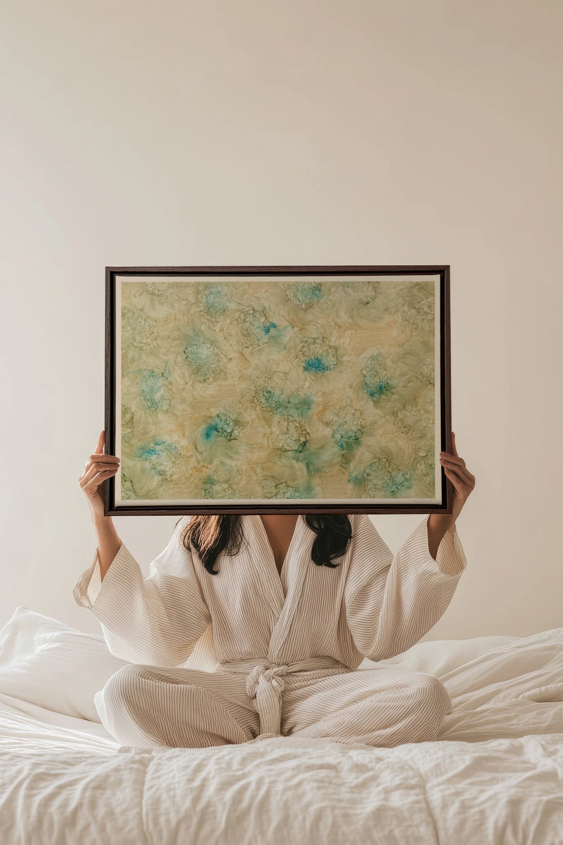 MOUSSE FLORALE, Oeuvre sur toile étirée, encadré Brun Noyer