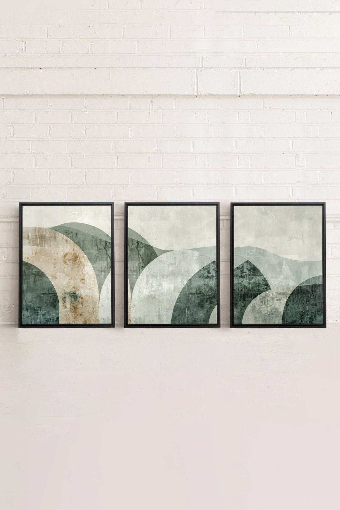 OLEKA CANVAS - GREEN ELEGANCE TRIO, 3 Oeuvres sur toile étirée, encadré Noir