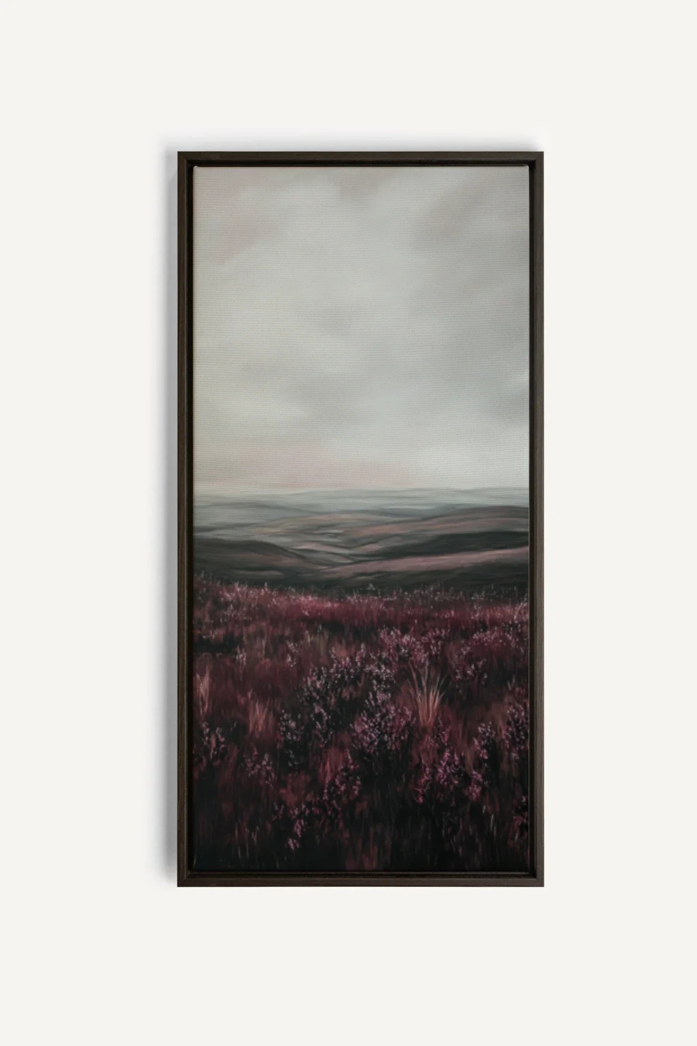 OLEKA CANVAS - PURPLE STILLNESS, Oeuvre sur toile étirée, encadré Brun Noyer