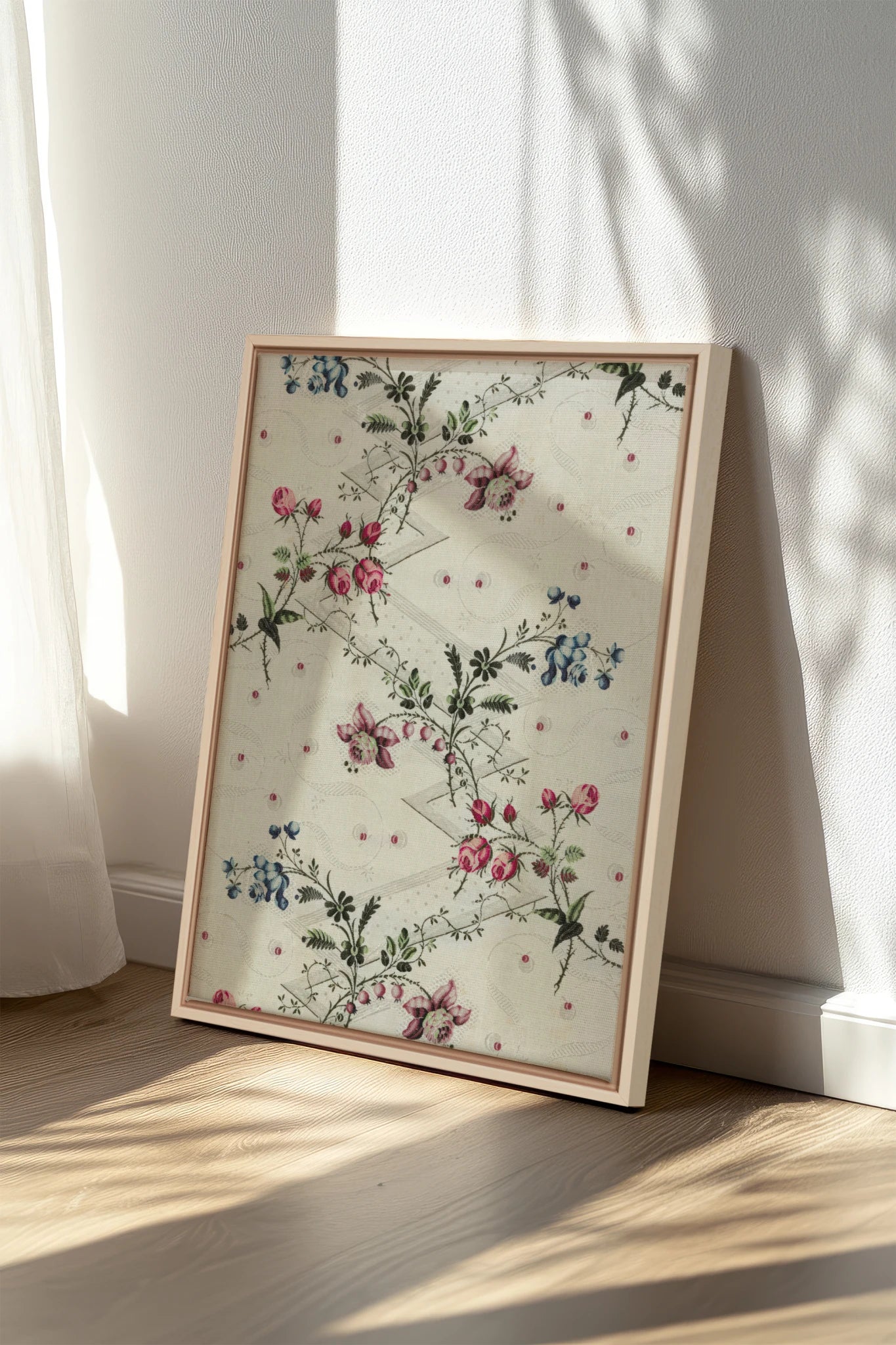 RUBAN DE ROSES, Oeuvre sur toile étirée, encadré Naturel Clair