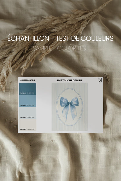 UNE TOUCHE DE BLEU, Oeuvre sur toile rigide, encadré naturel clair