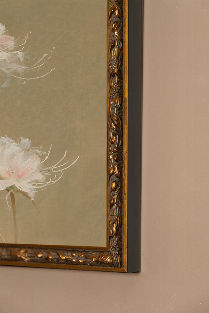 Whispering Bloom, Oeuvre sur toile rigide, encadré Vintage Bronze